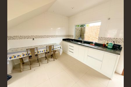 Casa para alugar com 60m², 2 quartos e 2 vagasCozinha