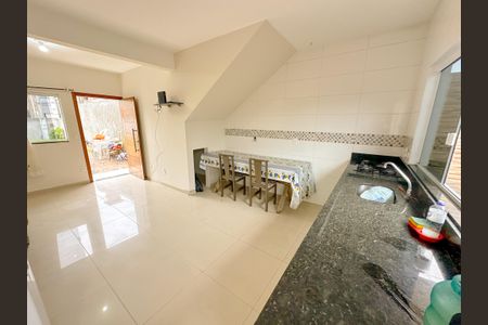 Casa para alugar com 60m², 2 quartos e 2 vagasCozinha