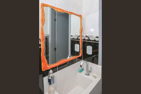 Casa à venda com 90m², 2 quartos e sem vagaLavabo