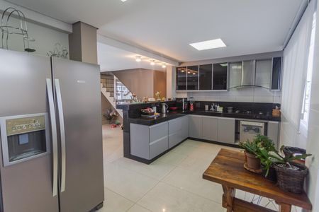 Apartamento à venda com 300m², 5 quartos e 5 vagasCozinha