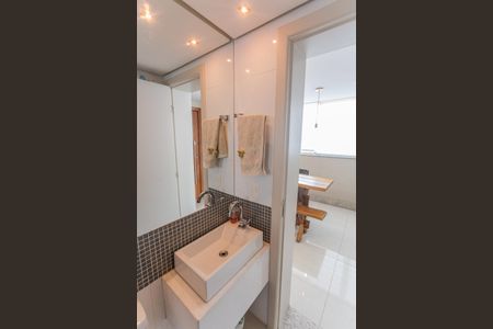 Apartamento à venda com 300m², 5 quartos e 5 vagasLavabo do Espaço Gourmet