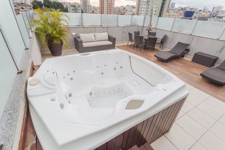 Apartamento à venda com 300m², 5 quartos e 5 vagasJacuzzi da Cobertura