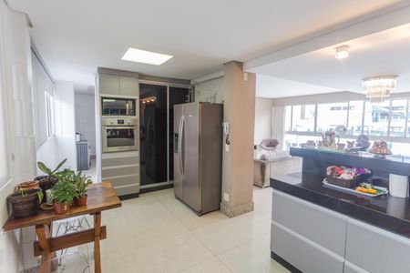 Apartamento à venda com 300m², 5 quartos e 5 vagasCozinha