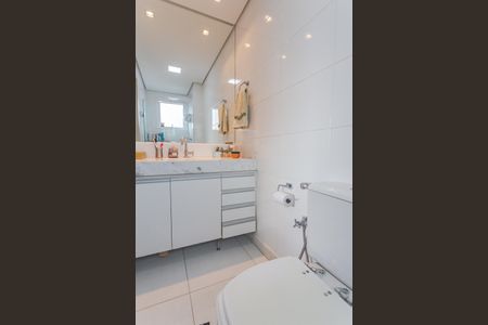 Apartamento à venda com 300m², 5 quartos e 5 vagasBanheiro da Suíte 1