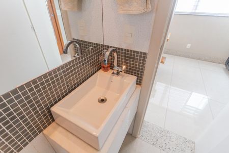 Apartamento à venda com 300m², 5 quartos e 5 vagasLavabo do Espaço Gourmet