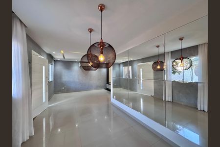 Casa de condomínio à venda com 200m², 3 quartos e 1 vagaSala
