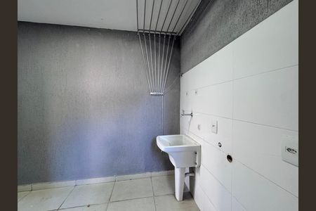 Casa de condomínio à venda com 200m², 3 quartos e 1 vagaÁrea de Serviço
