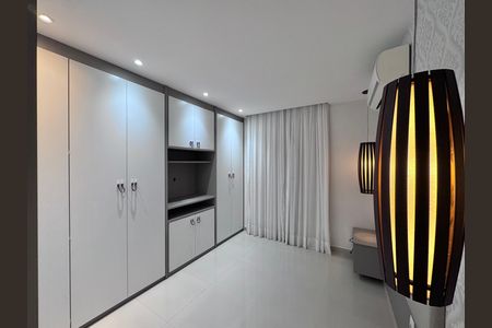 Casa de condomínio à venda com 200m², 3 quartos e 1 vagaSuíte 1