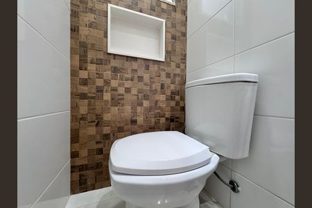 Casa de condomínio à venda com 200m², 3 quartos e 1 vagaLavabo