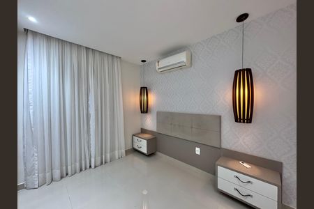 Casa de condomínio à venda com 200m², 3 quartos e 1 vagaSuíte 1