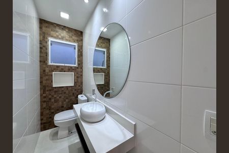 Casa de condomínio à venda com 200m², 3 quartos e 1 vagaLavabo