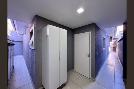 Casa de condomínio à venda com 200m², 3 quartos e 1 vagaÁrea comum