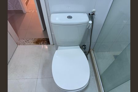 Casa de condomínio à venda com 200m², 3 quartos e 1 vagaSuíte 1 - Banheiro