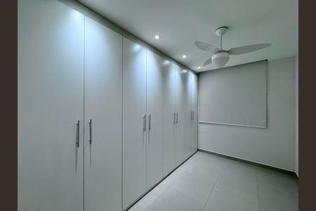 Casa de condomínio à venda com 200m², 3 quartos e 1 vagaSuíte 2 (Canadense)