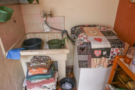 Casa à venda com 89m², 2 quartos e sem vagaQuintal e Área de Serviço