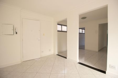 Apartamento para alugar com 77m², 3 quartos e sem vaga Apartamento para alugar com 77m², 3 quartos e sem vagaSala