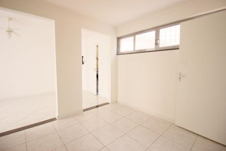 Apartamento para alugar com 77m², 3 quartos e sem vaga Apartamento para alugar com 77m², 3 quartos e sem vagaSala