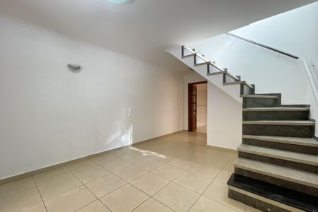 Casa à venda com 90m², 3 quartos e 2 vagas Casa à venda com 90m², 3 quartos e 2 vagasSala