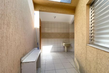 Casa à venda com 90m², 3 quartos e 2 vagas Casa à venda com 90m², 3 quartos e 2 vagasÁrea de Serviço