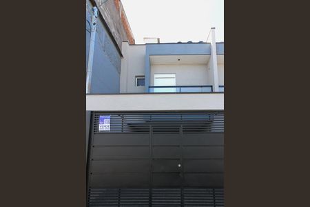 Casa à venda com 90m², 3 quartos e 2 vagas Casa à venda com 90m², 3 quartos e 2 vagasFachada