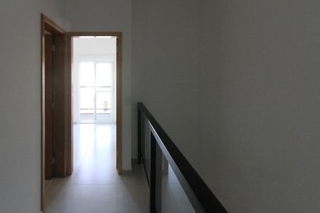 Casa à venda com 90m², 3 quartos e 2 vagas Casa à venda com 90m², 3 quartos e 2 vagasCorredor