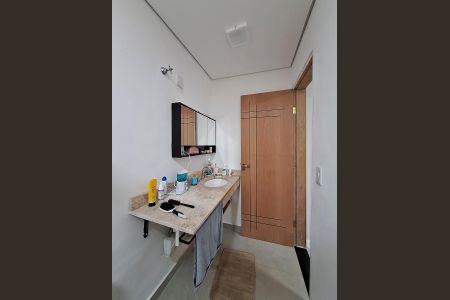 Casa à venda com 200m², 4 quartos e 4 vagasBanheiro Quarto 2