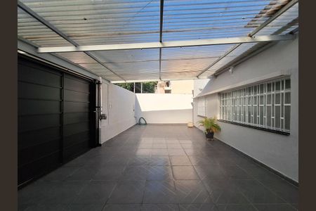 Casa à venda com 200m², 4 quartos e 4 vagasEntrada