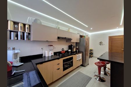 Casa à venda com 200m², 4 quartos e 4 vagasCozinha