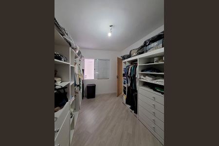 Casa à venda com 200m², 4 quartos e 4 vagasCloset Quarto 3