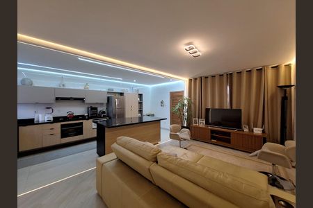 Casa à venda com 200m², 4 quartos e 4 vagasSala