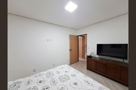 Casa à venda com 200m², 4 quartos e 4 vagasQuarto 3