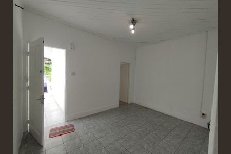 Casa à venda com 200m², 2 quartos e sem vaga Casa à venda com 200m², 2 quartos e sem vagaSala