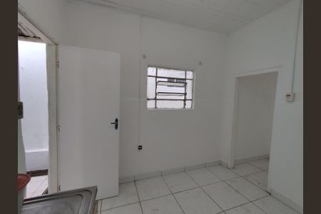 Casa à venda com 200m², 2 quartos e sem vaga Casa à venda com 200m², 2 quartos e sem vagaCozinha - Torneira