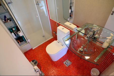 Apartamento à venda com 120m², 2 quartos e 1 vaga Apartamento à venda com 120m², 2 quartos e 1 vagaBanheiro Social