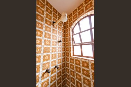 Casa para alugar com 352m², 6 quartos e 4 vagas Casa para alugar com 352m², 6 quartos e 4 vagasBanheiro 2