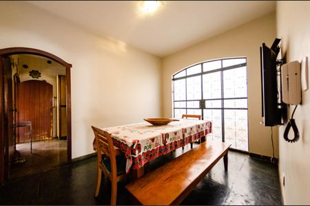 Casa para alugar com 352m², 6 quartos e 4 vagas Casa para alugar com 352m², 6 quartos e 4 vagasSala 2