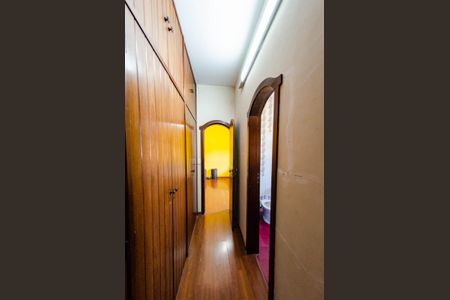 Casa para alugar com 352m², 6 quartos e 4 vagas Casa para alugar com 352m², 6 quartos e 4 vagasCloset