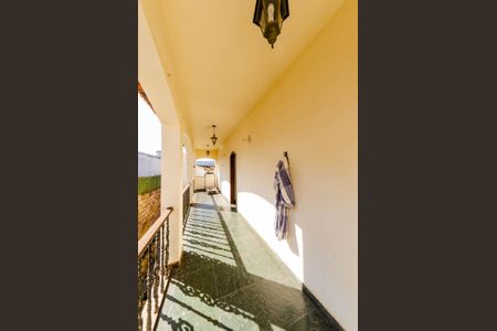 Casa para alugar com 352m², 6 quartos e 4 vagas Casa para alugar com 352m², 6 quartos e 4 vagasVaranda