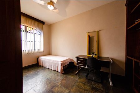 Casa para alugar com 352m², 6 quartos e 4 vagas Casa para alugar com 352m², 6 quartos e 4 vagasQuarto 1