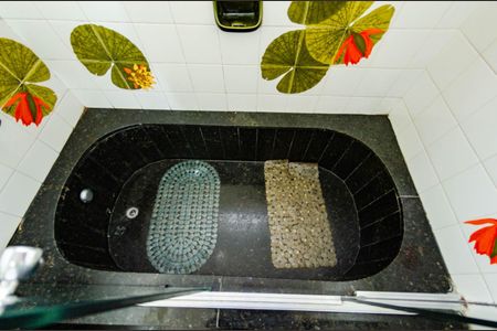 Casa para alugar com 352m², 6 quartos e 4 vagas Casa para alugar com 352m², 6 quartos e 4 vagasBanheiro 1