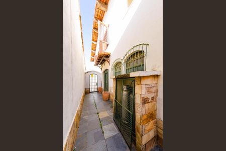 Casa para alugar com 352m², 6 quartos e 4 vagas Casa para alugar com 352m², 6 quartos e 4 vagasÁrea externa