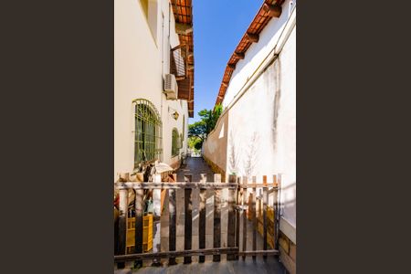 Casa para alugar com 352m², 6 quartos e 4 vagas Casa para alugar com 352m², 6 quartos e 4 vagasÁrea externa