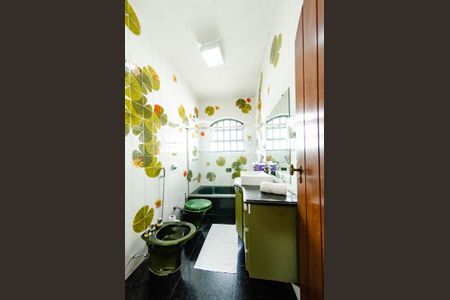 Casa para alugar com 352m², 6 quartos e 4 vagas Casa para alugar com 352m², 6 quartos e 4 vagasBanheiro 1