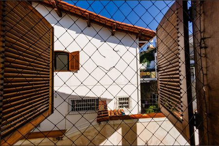 Casa para alugar com 352m², 6 quartos e 4 vagas Casa para alugar com 352m², 6 quartos e 4 vagasVista