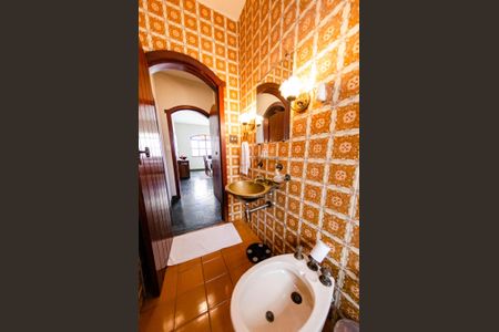 Casa para alugar com 352m², 6 quartos e 4 vagas Casa para alugar com 352m², 6 quartos e 4 vagasBanheiro 2