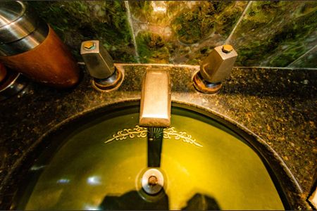 Casa para alugar com 352m², 6 quartos e 4 vagas Casa para alugar com 352m², 6 quartos e 4 vagasBanheiro suíte 2