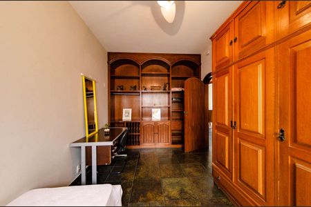 Casa para alugar com 352m², 6 quartos e 4 vagas Casa para alugar com 352m², 6 quartos e 4 vagasQuarto 1