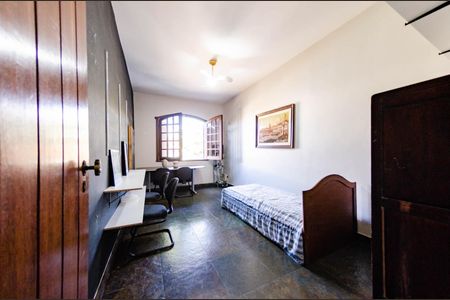 Casa para alugar com 352m², 6 quartos e 4 vagas Casa para alugar com 352m², 6 quartos e 4 vagasQuarto 2