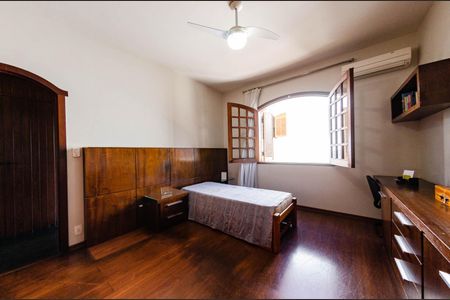 Casa para alugar com 352m², 6 quartos e 4 vagas Casa para alugar com 352m², 6 quartos e 4 vagasQuarto 4