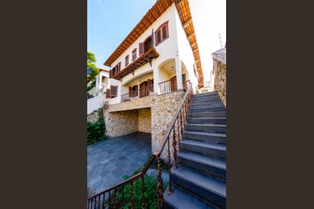 Casa para alugar com 352m², 6 quartos e 4 vagas Casa para alugar com 352m², 6 quartos e 4 vagasGaragem